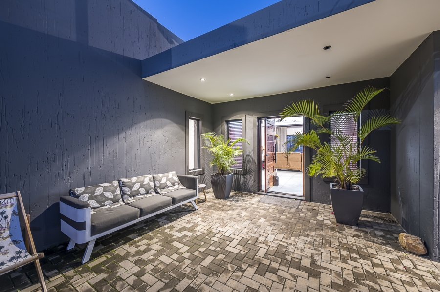 5 Bedroom Property for Sale in Island View Western Cape